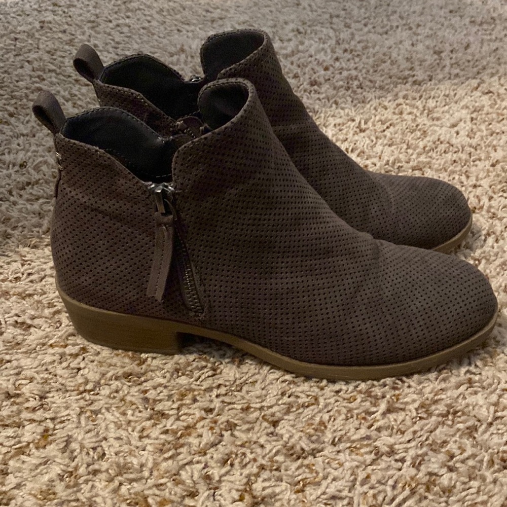 Boots 7.5